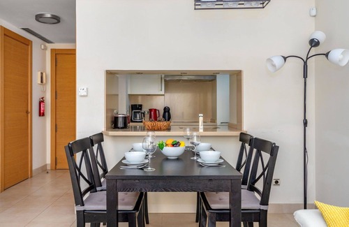 Marbella Apartment | Cosy apartment for 4 people with WIFI, A/C, pool, TV and terrace