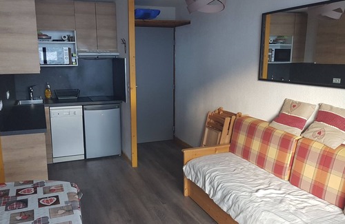 Montalbert Apartment | Cosy apartment for 4 people. Pied des pistes, Plein Sud