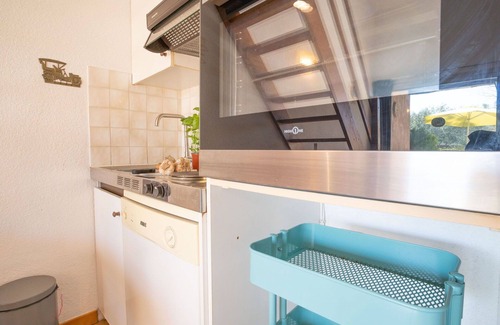 La Croix-Valmer Apartment | Cosy apartment for 4 guests with A/C, WIFI, pool, TV, terrace and pets allowed
