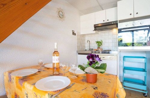 La Croix-Valmer Apartment | Cosy apartment for 4 guests with A/C, WIFI, pool, TV, terrace and pets allowed