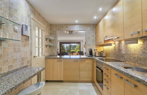 Buenas Noches Apartment | Cosy apartment for 4 guests with pool, A/C, WIFI, hot tub, TV and terrace