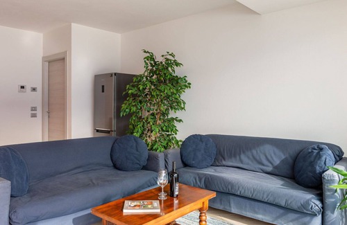 Aurogna Apartment | Cosy apartment for 4 guests with A/C, WIFI, TV, terrace and pets allowed