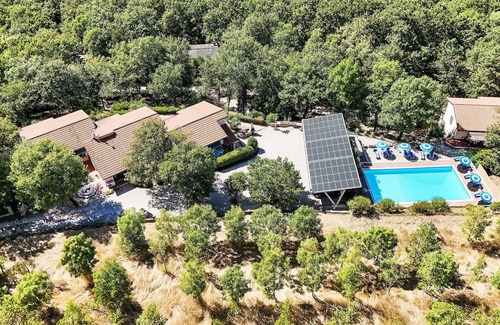 San Feliciano Apartment | Cosy apartment for 4 guests with A/C, pool, WIFI, TV, patio and pets allowed