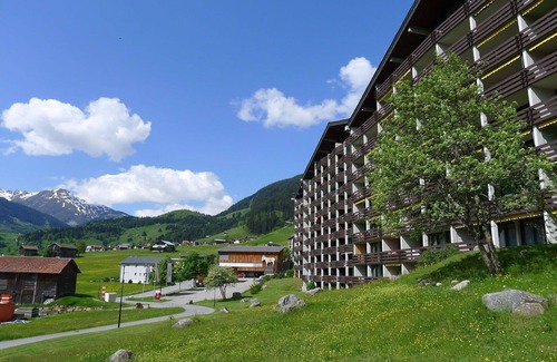 Acletta Apartment | Cosy apartment for 4 guests with WIFI, pool, TV, balcony, pets allowed and panoramic view