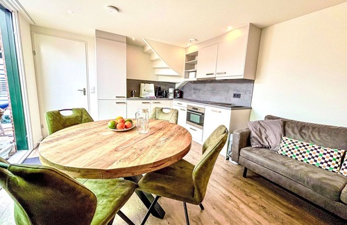 Westkapelle Apartment | Cosy apartment for 4 guests with WIFI, A/C, TV, terrace and parking