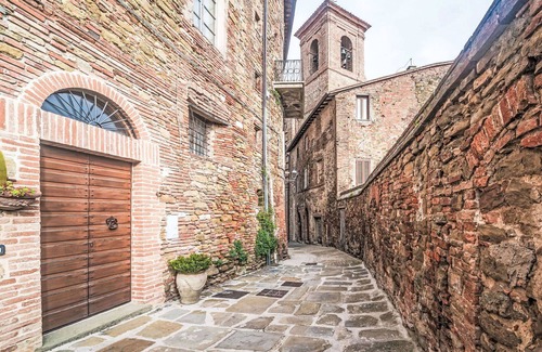 Panicale Apartment | Cosy apartment for 4 people with WIFI, TV and parking