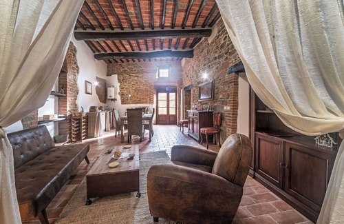 Panicale Apartment | Cosy apartment for 4 people with WIFI, TV and parking