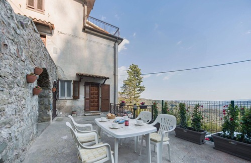 Gello Apartment | Cosy apartment for 4 guests with WIFI, TV, terrace, pets allowed and parking