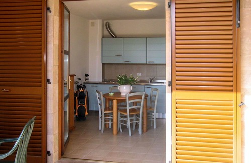 Tirrenia Apartment | Cosy apartment for 4 guests with WIFI, A/C, pool, TV, terrace and pets allowed