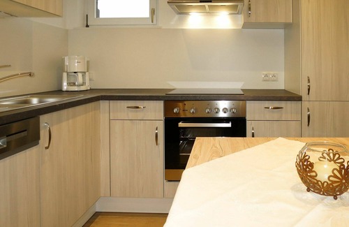 Pettneu am Arlberg Apartment | Cosy apartment for 4 people with WIFI, TV and terrace