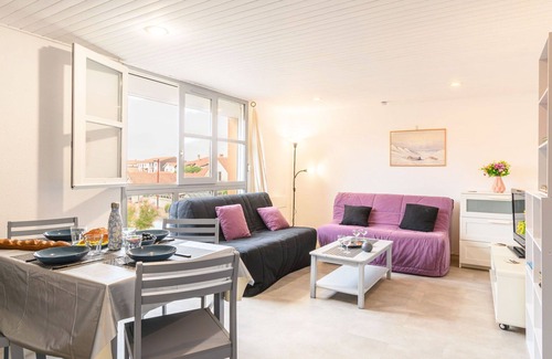 Mimizan-Plage Apartment | Cosy apartment for 4 people with WIFI, TV, pets allowed and parking