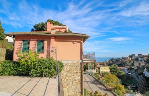 Rapallo Apartment | Cosy apartment for 4 people with pool, A/C, TV and patio