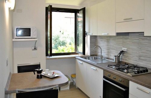 Formia Apartment | Cosy apartment for 4 people with WIFI, A/C, TV, terrace and pets allowed