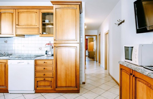 Mazzin Apartment | Cosy apartment for 4 people with WIFI, TV, balcony and parking