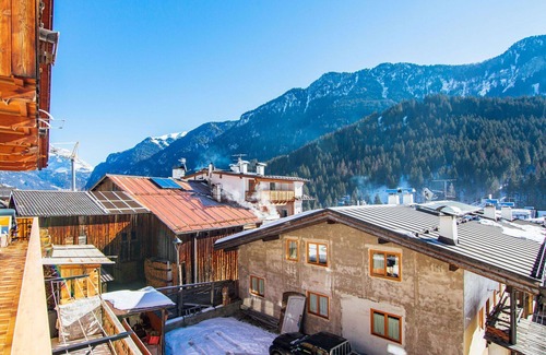 Mazzin Apartment | Cosy apartment for 4 people with WIFI, TV, balcony and parking