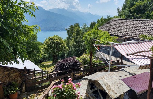 Peglio Apartment | Cosy apartment for 4 people with WIFI, TV, terrace and pets allowed