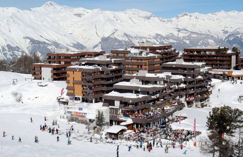 Sion Apartment | Cosy apartment for 4 people with WIFI, pool, TV, balcony and panoramic view