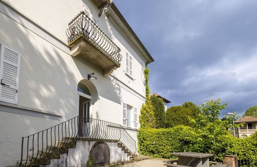 Meina Apartment | Cosy apartment for 4 people with pool, A/C and TV