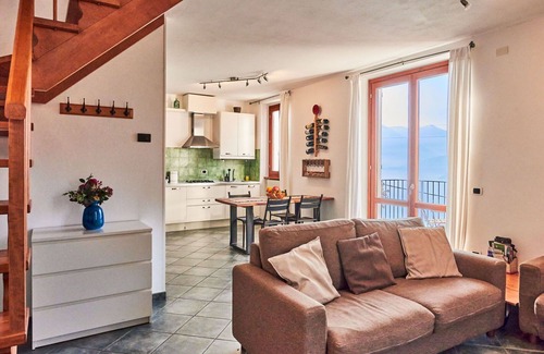 Dervio Apartment | Cosy apartment for 5 guests with WIFI, TV, balcony and pets allowed