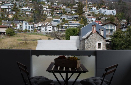 Minusio Apartment | Cosy apartment for 5 people with WIFI, TV, balcony and pets allowed