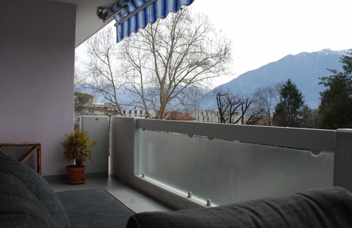 Minusio Apartment | Cosy apartment for 5 people with WIFI, TV, balcony and pets allowed
