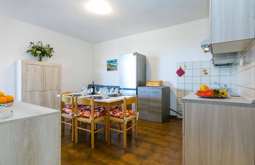 Marina di Cecina Apartment | Cosy apartment for 5 people with WIFI, TV and balcony