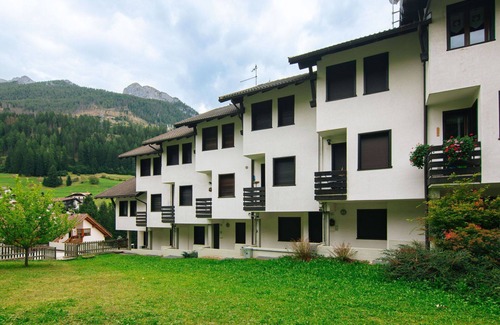 Moena Apartment | Cosy apartment for 5 people with WIFI, TV, patio and parking