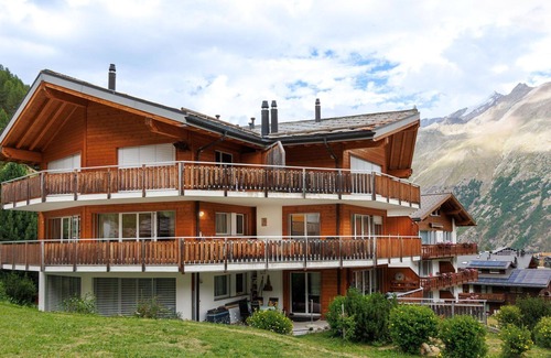 Saas-Fee Apartment | Cosy apartment for 6 people with WIFI, TV and balcony