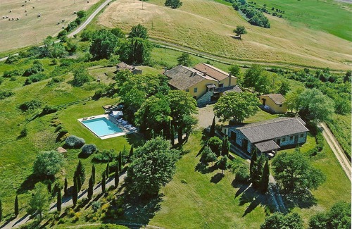 Il Poggio Apartment | Cosy apartment for 6 guests with WIFI, pool, TV, pets allowed and panoramic view