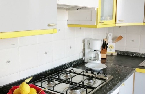 Pantai Apartment | Cosy apartment for 6 guests with WIFI, TV, terrace and pets allowed