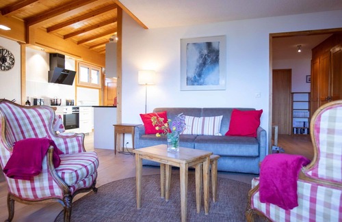 Ependes Apartment | Cosy apartment for 6 guests with WIFI, TV, terrace and panoramic view