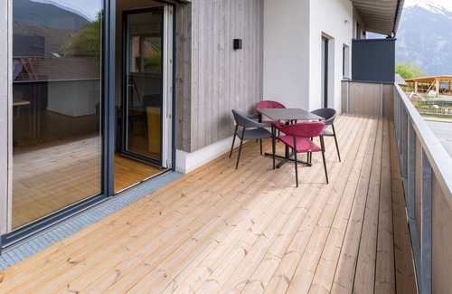 Fronhausen Apartment | Cosy apartment for 6 people with WIFI, TV, patio and parking