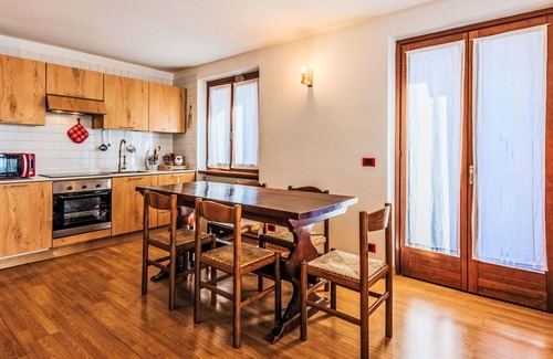 Sant'Antonio di Mavignola Apartment | Cosy apartment for 6 people with TV and balcony