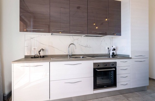 Varazze Apartment | Cosy apartment for 6 people with WIFI, hot tub, A/C, TV, terrace, pets allowed and parking