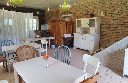 Lukavice Apartment | Cosy apartment for 6 people with pool, WIFI, TV and patio