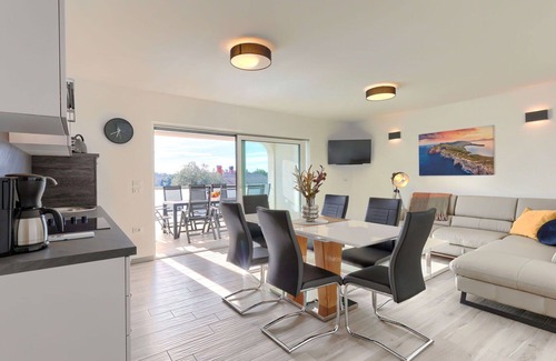 Murine Apartment | Cosy apartment for 6 people with pool, A/C, WIFI, TV and terrace