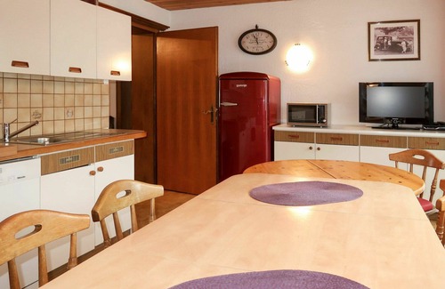 Pfunds Apartment | Cosy apartment for 8 people with WIFI, TV, balcony and pets allowed