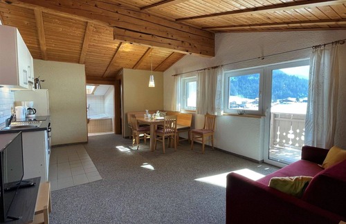 Achenkirch Apartment | Cosy apartment for 5 guests with WIFI, TV and patio