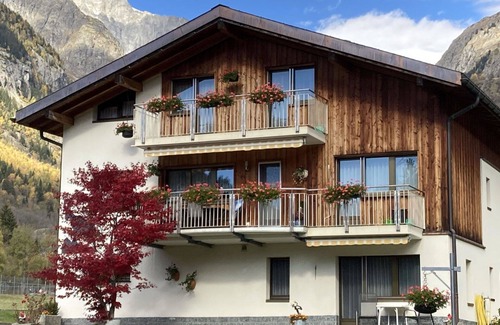 Reckingen Apartment | Cosy apartment for 2 guests with WIFI, TV and balcony
