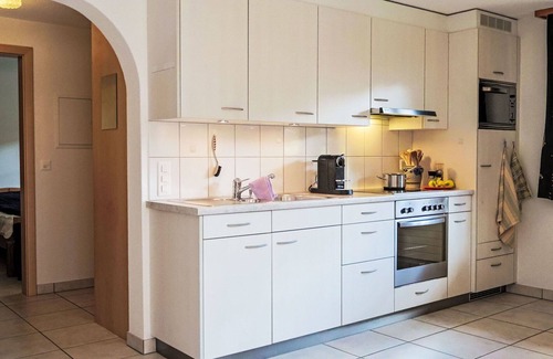 Kandersteg Apartment | Cosy apartment for 4 guests with WIFI, TV, balcony, pets allowed and panoramic view