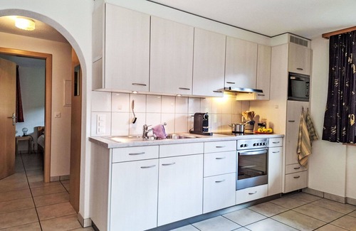 Kandersteg Apartment | Cosy apartment for 4 guests with WIFI, TV, balcony, pets allowed and panoramic view