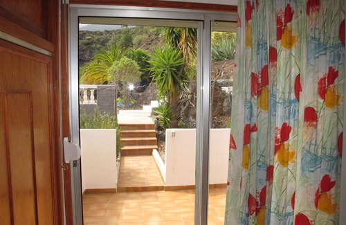 Las Cuevecitas Apartment | Cosy apartment for 2 guests with pool, WIFI, TV and terrace