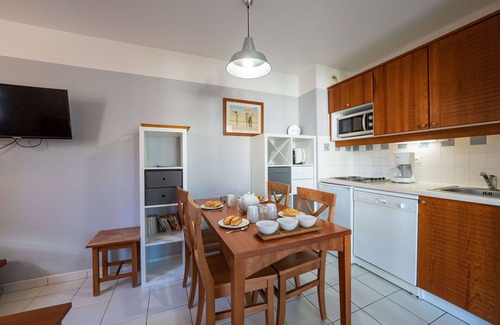 Maubuisson Apartment | Cosy apartment for 4 people with WIFI, pool, TV, balcony and pets allowed