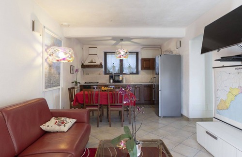 Vendone Apartment | Cosy apartment for 6 guests with A/C, WIFI, TV, terrace and pets allowed