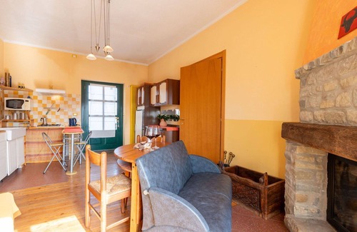 Cortemilia Apartment | Cosy apartment for 6 people with WIFI, pool, TV, terrace and pets allowed