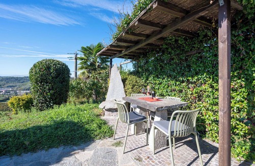 Cossombrato Apartment | Cosy apartment for 4 people with A/C, WIFI, pool, TV, patio and pets allowed