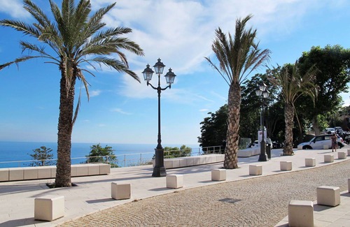 Latte Apartment | Cosy apartment for 4 people with pool, A/C, WIFI, TV, terrace and pets allowed