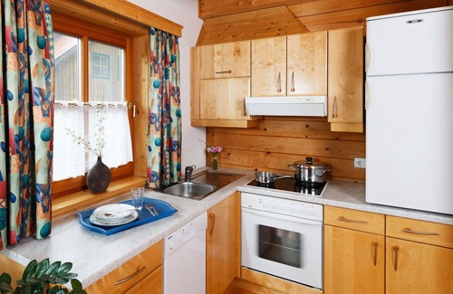 Schlierbach House | Cosy apartment in villa for 6 guests with pool, WIFI, TV, terrace and pets allowed