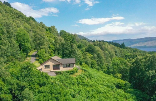 Drumnadrochit House | Cosy apartment in villa for 6 guests with WIFI, TV, patio and panoramic view