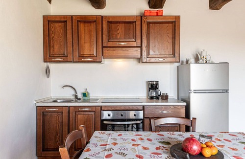 Arcidosso House | Cosy apartment in villa for 2 people with patio, pets allowed and panoramic view